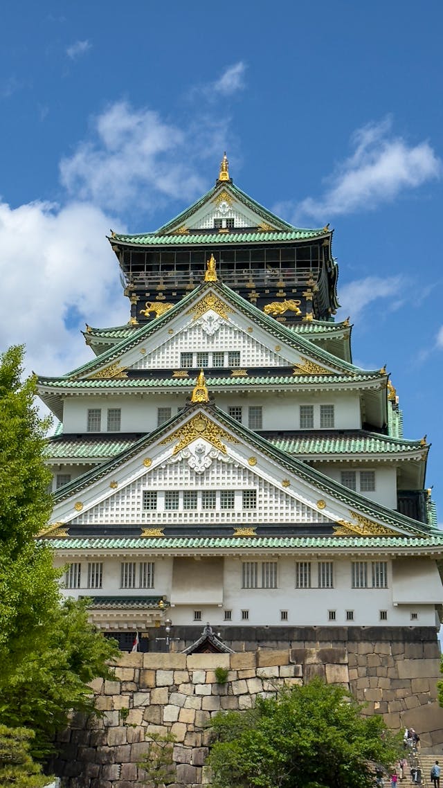 10-Day Japan Itinerary for First-Timers Majestic Osaka Castle Against Clear Blue Sky